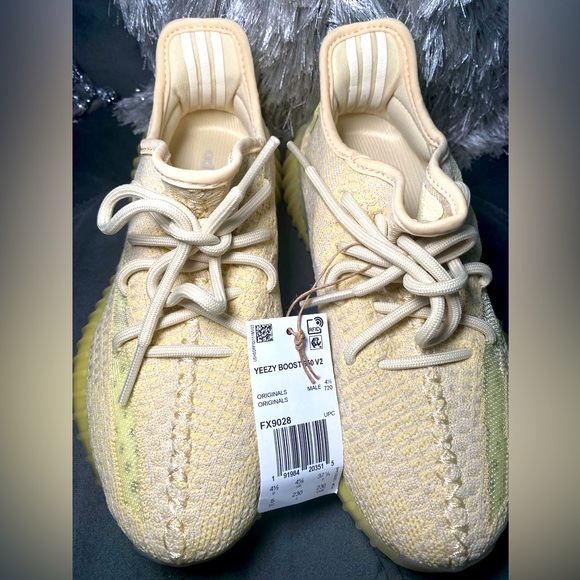 NEW!!! Yeezy Adidas 350V2 Flax SIZE 5 MENS SIZE 6 WOMENS